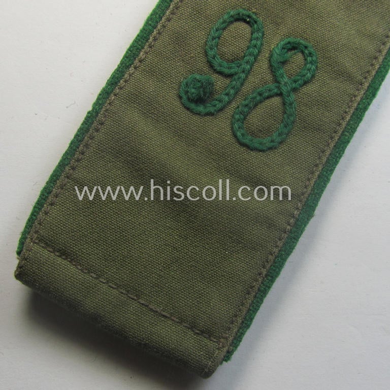 Single, WH (Heeres) 'cyphered', EM-type (ie. 'M40- o. M43'-pattern-) so-called: 'summer-type'-shoulderstrap (being of the model as was specifically intended for usage on the 'Windjacke') as was intended for a: 'Soldat des Gebirgsjäger-Rgts. 98'