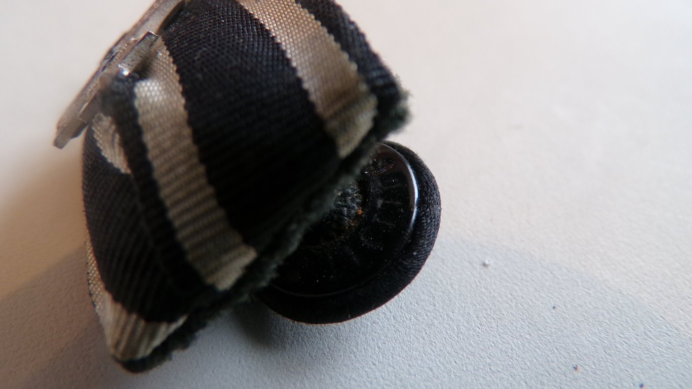 luxury version button hole Iron Cross WW1