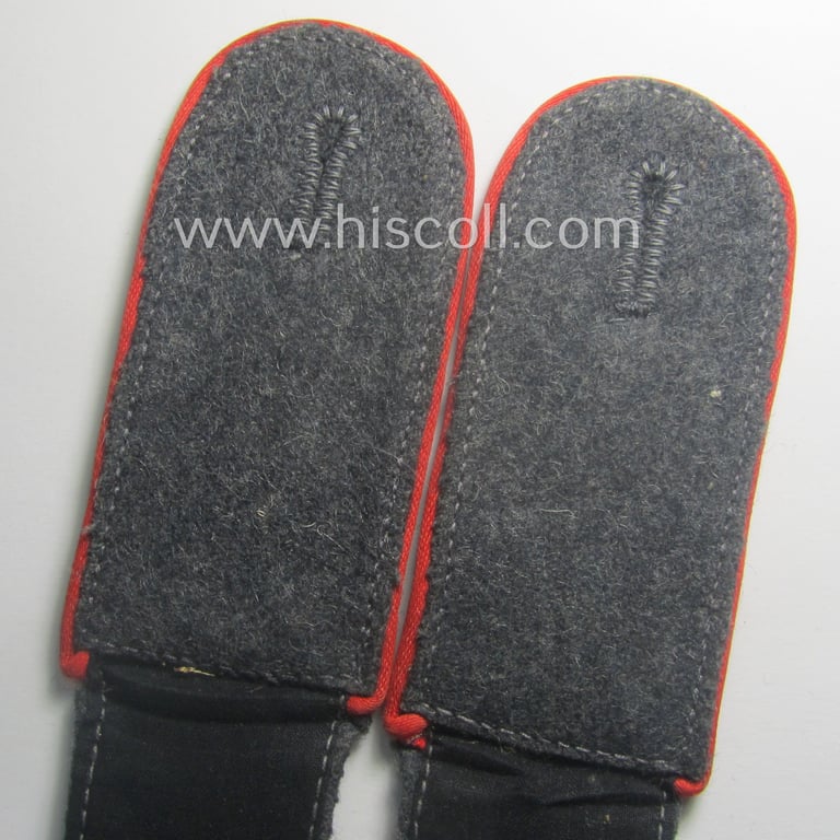 Superb pair of WH (Luftwaffe) EM-type shoulderstraps as intended for usage by a: 'Soldat der Flak-Artillerie-Trpn.' and that comes in a hardly used- nor worn, condition