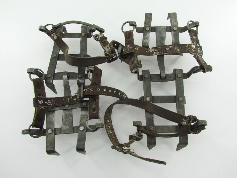 US WWII ( Mountain Troops ) Crampons