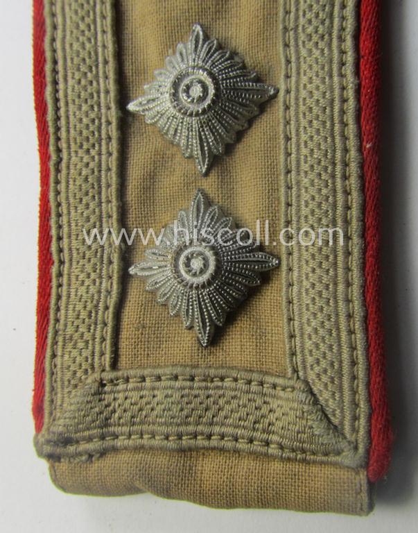 Single, WH (Luftwaffe) 'tropical-issued' NCO-type shoulderstrap (as was specifically intended for usage on the tropical-shirts ie. tunics) as was specifically intended for an: 'Oberfeldwebel der Flakartillerie-Trpn.'