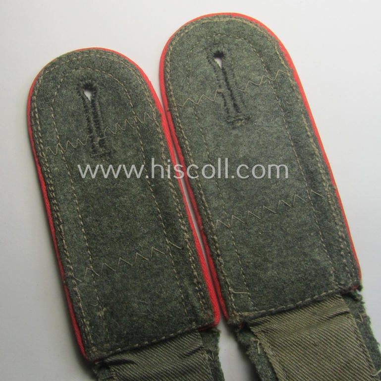 Superb pair of WH (Heeres) 'M41 o. M43'-pattern, NCO-type shoulderstraps as piped in the bright-pink-coloured branchcolour as was intended for an: 'Unteroffizier einer Panzerjäger-Abtgs.'