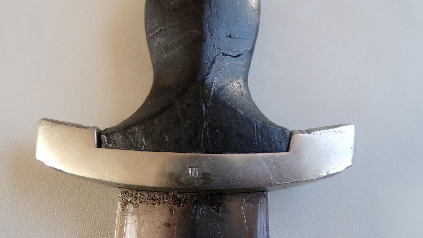 Early M33 SS Dagger by Herder