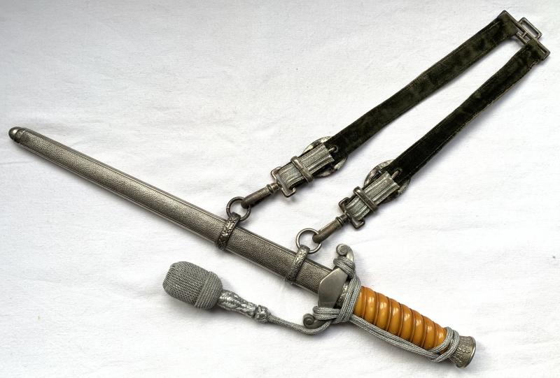 WH (Heer) Officer's Dagger - A. Schüttelhöfer -