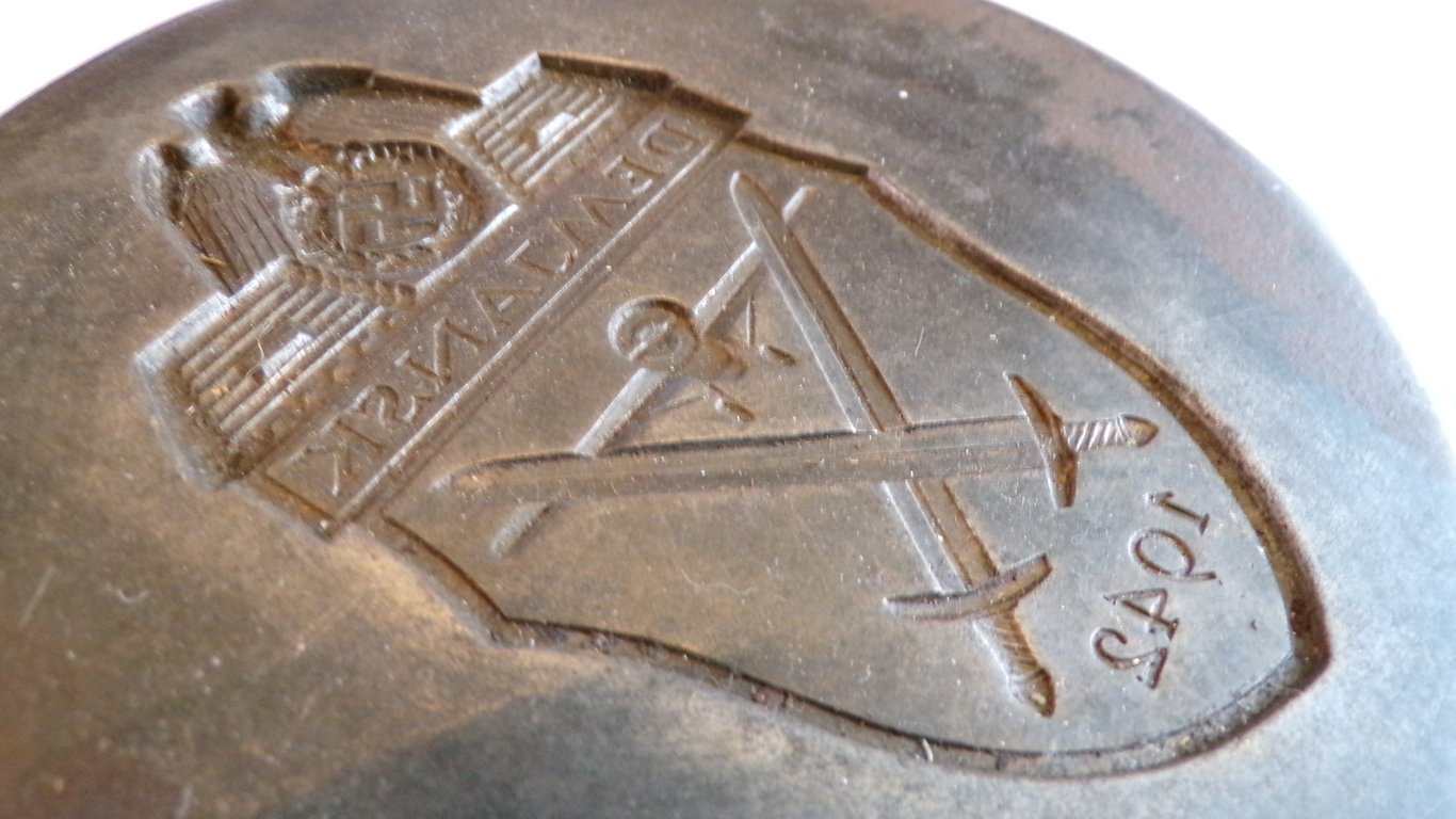 Die struck mould from the Deschler company