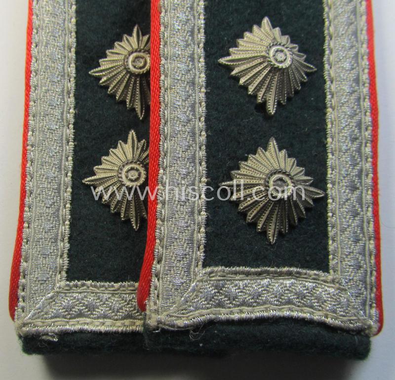 Attractive - and fully matching! - pair of WH (Heeres) early-war-period- (ie. 'M36'- ie. 'M40'-pattern, 'tailor-made'- and/or rounded-styled) NCO-type shoulderstraps as was intended for an: 'Oberwachtmeister eines (Sturm)Art.-Abts. o. Rgts.'