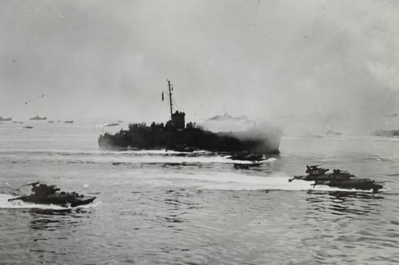 US WW2 Assault Landing Press Photo