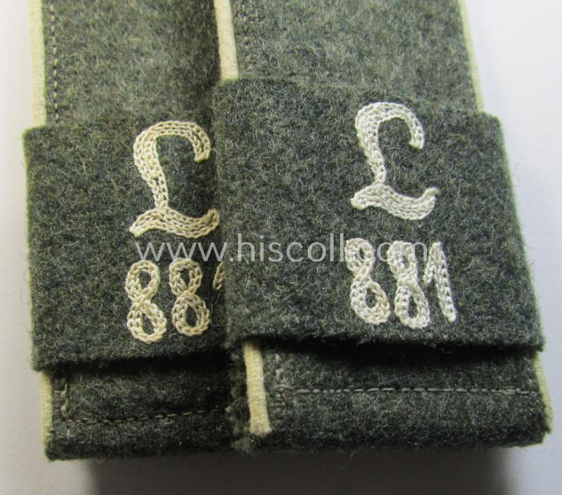 Attractive - and fully matching! - pair of mid-war-period so-called: 'M40 o. M43'-pattern, WH (Heeres) EM-type shoulderstraps that comes with its accompanying 'Überschube'-pair as intended for a: 'Soldat des Landesschützen-Bataillon 881'