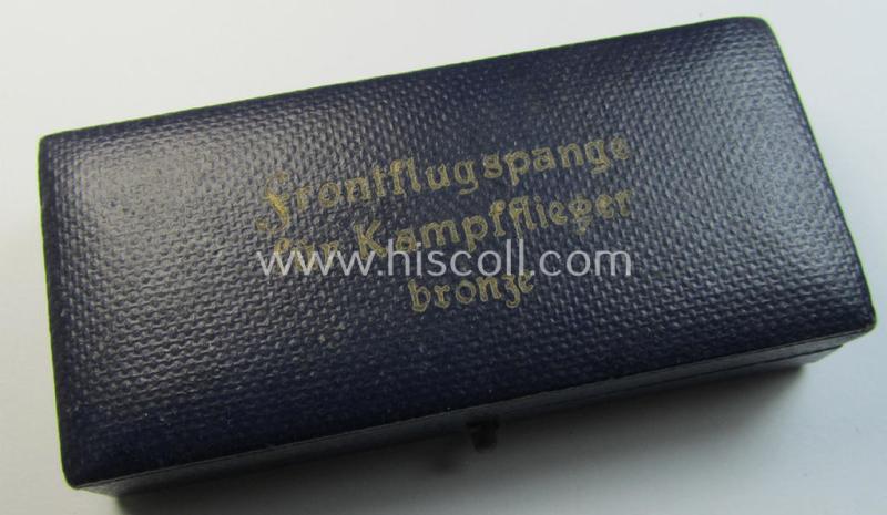 Stunning - and truly detailed! - 'Buntmetall'-based- (albeit non-maker-marked) specimen of a WH (Luftwaffe) 'Frontflugspange für Kampfflieger in Bronze' that comes stored in its early-war-pattern etui as issued