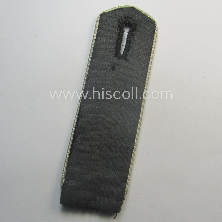 Superb - and rarely encountered! - silver-white-piped (thus officers-pattern!) so-called: 'Allgemeine' HJ (ie. 'Hitlerjugend') shoulderstrap as was intended for a student ie. teacher who served within one of the: 'Adolf Hitler Schulen'