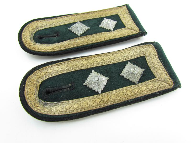 Wehrmacht (Heer) M36 Pioneer shoulder boards for ‘Oberfeldwebel’