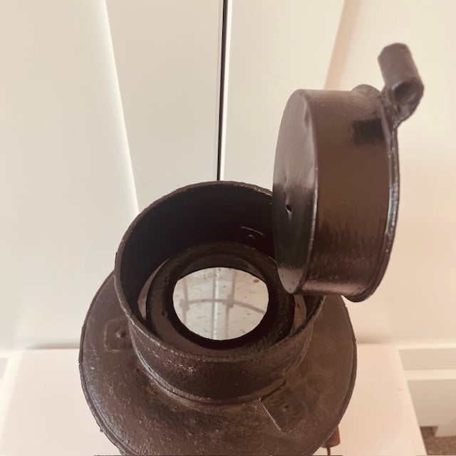 AUTHENTIC ORIGINAL EXAMPLE OF A 1918 WWI BRITISH TRENCH LANTERN.
