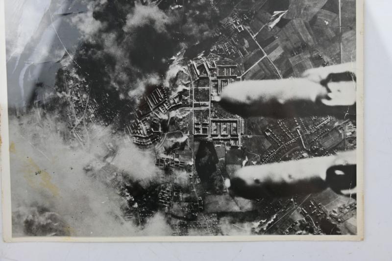 US WW2 Press Photo 'Bombing Lintz Austria