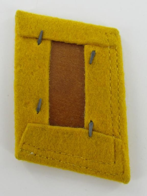 Luftwaffe collar tabs for a Unterfeldwebel