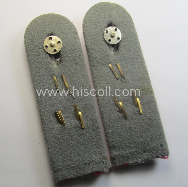Superb - and fully matching! - pair of WH (Heeres) neatly 'cyphered', officers'-type shoulderboards as (dual)piped in the pink-coloured branchcolour as was intended for a: 'Leutnant der Res. des Pz-Jäger-Rgts. 47'