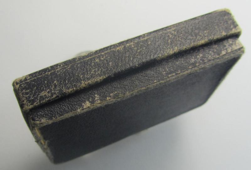 Empty, darker-blue-toned- and 'generic'-styled 'LDO'-etui ie. box being a nicely preserved example that comes in an overall nice- ie. clearly used, condition