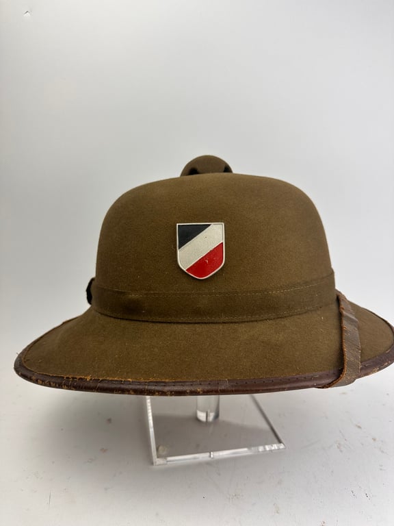 Heer 2nd pattern Afrikakorps pith helmet (JHS 1942)