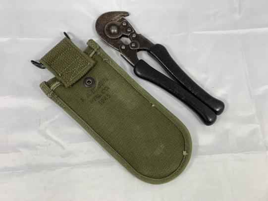 U.S. M1938 Wire Cutters in Carrying Pouch