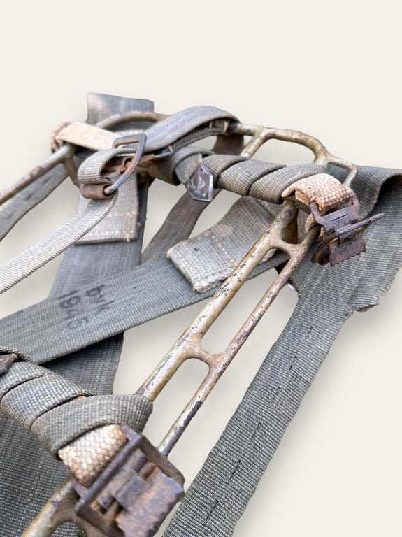 Tan Late-War 'Tragegestell' -1945-