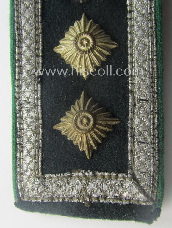 Single, WH (Heeres) NCO-type (ie. 'M36-/M40'-pattern- and 'rounded-styled-') shoulderstrap: 'Oberfeldwebel eines Gebirgsjäger-Rgts.'