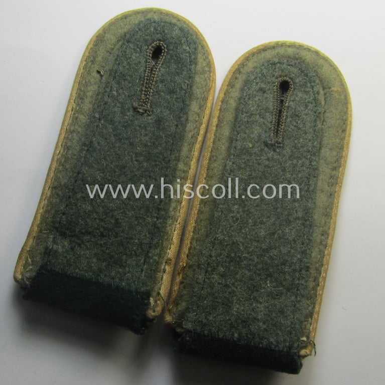 Superb - fully matching and extremely rarely seen! - pair of early- (ie. mid-) war-period, WH (Heeres), 'M40'-pattern 'cyphered' NCO-type shoulderstraps as intended for a: 'Feldwebel u. Mitglied des Grenadier-Rgts. “Feldherrnhalle“