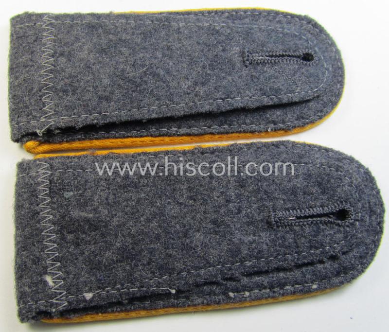 Attractive - and/or fully matching! - pair of WH (Luftwaffe) EM-type shoulderstraps as intended for usage by a: 'Soldat der Flieger- o. Fallschirmjäger-Truppen' and that comes in a hardly used- nor worn, condition