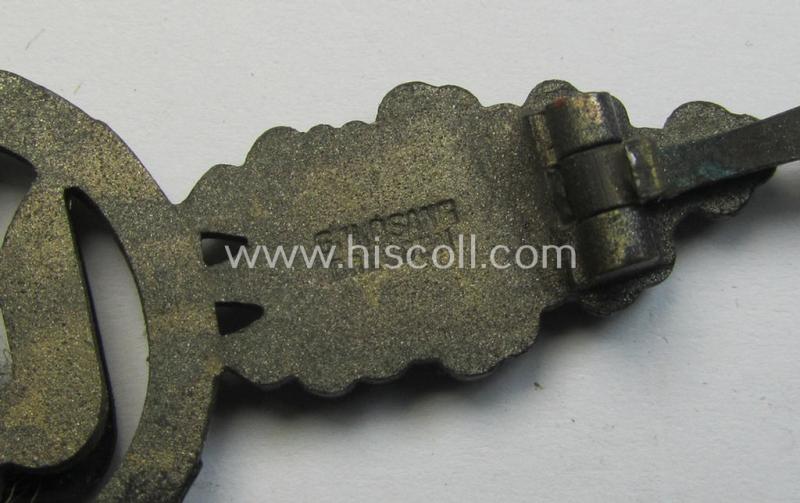 Attractive, 'Feinzink'-based- and/or clearly maker-marked example of a WH (Luftwaffe) 'Frontflugspange für Kampfflieger in Bronze' as was produced by the: 'G.H. Osang'-company