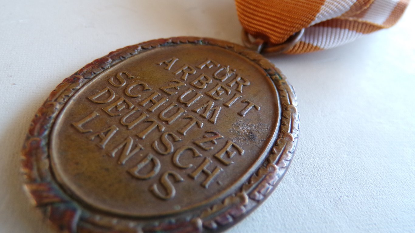 Westwall Medal Carl Poellath