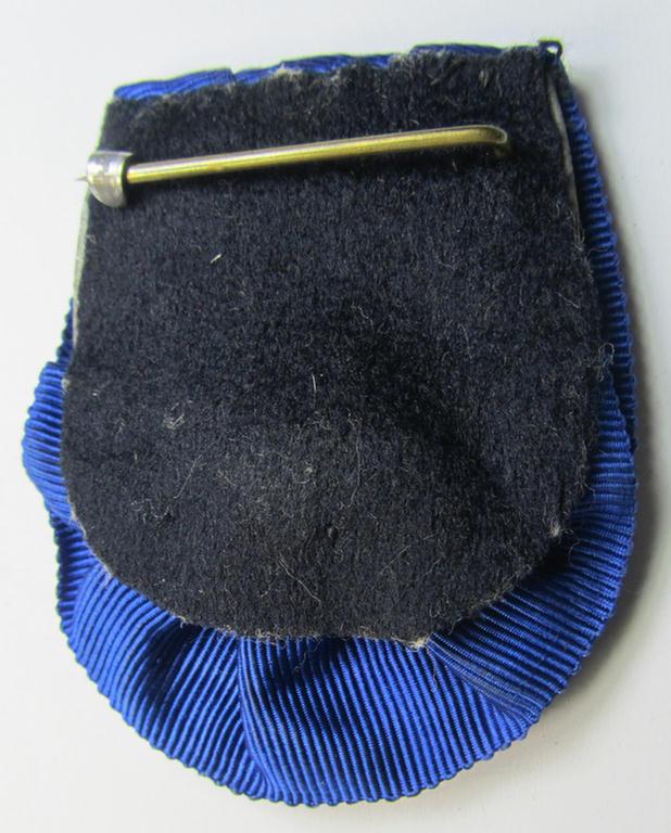 Attractive, silver-toned WH (Heeres o. KM) so-called: 'Einzelspange' showing a: 'WH-Dienstauszeichnung 4. Stufe' (as was intended for 4 years of loyal-service) and that shows a detailed, Heeres o. KM-type-eagle-device, period-attached