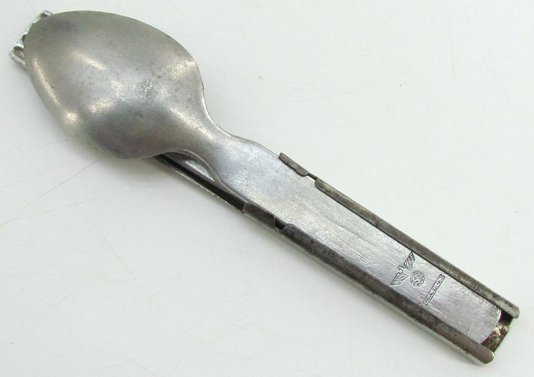 Wehrmacht Heer field cutlery set marked WAL 43
