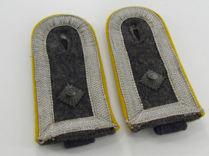 Luftwaffe Shoulder boards for "Feldwebel" flight / paratrooper