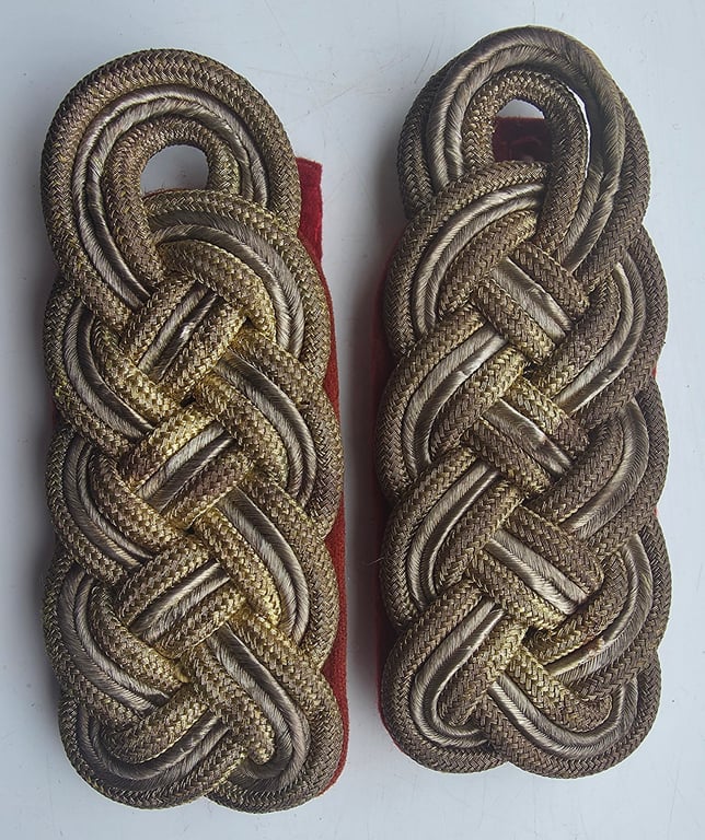 WW2 German Heer Generals slip on shoulder boards