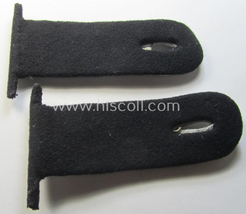 Attractive - and/or fully matching! - WH (Heeres), 'cyphered', officers'-type shoulderboard-pair (that comes mounted on its unsually seen: 'Auf der Steg'-mounting!) as was intended for a: 'Leutnant des Pionier-Batallions 22'