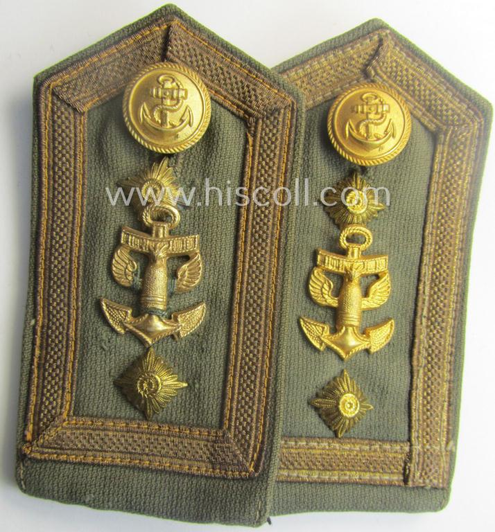 Pair of neatly 'cyphered'- (and pre-war-period!) WH (Kriegs- o. Reichsmarine) NCO-type shoulderstraps as constructed from HBT-material as intended for an: 'Oberfwbl. eines Küsten-Artillerie-Abtgs.'