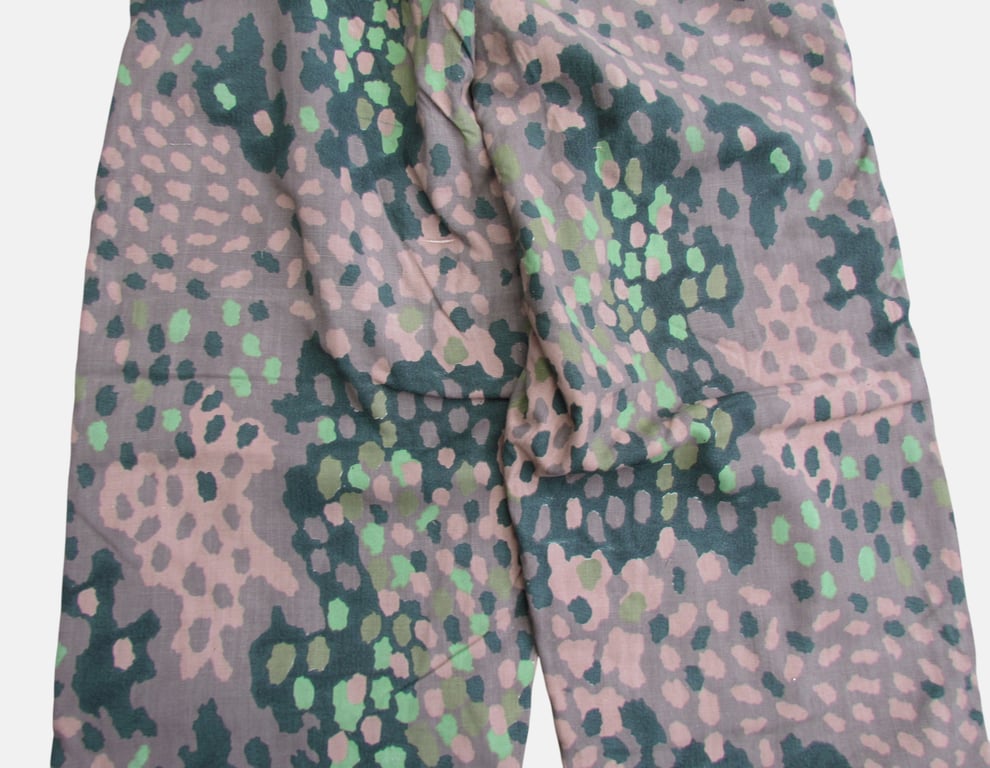 Extremely Rare Waffen-SS Dot 44 Erbsentarn Reversible Winter Trousers – Stone Mint Condition