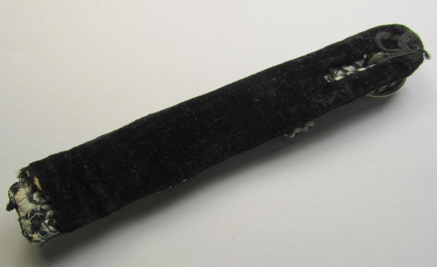 Attractive - albeit regrettably single! - 'FAD'- (ie. 'Freiwilligen-Arbeitsdienst'-) related, officers'-pattern shoulderboard (ie. 'Schulterstück') as was intended for - and used by - a: 'FAD-Feldmeister' (ie. lieutnant first-class)