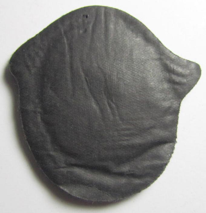 Attractive example of a WH (Luftwaffe) 'Beobachtersabzeichen in Stoff' (or: observers-badge in cloth) being a neatly machine-stitched- and/or nicely 'padded' specimen