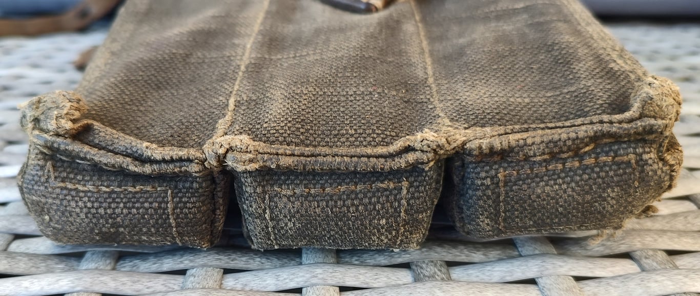 Original mid war MP40 canvas pouch (left hand side)