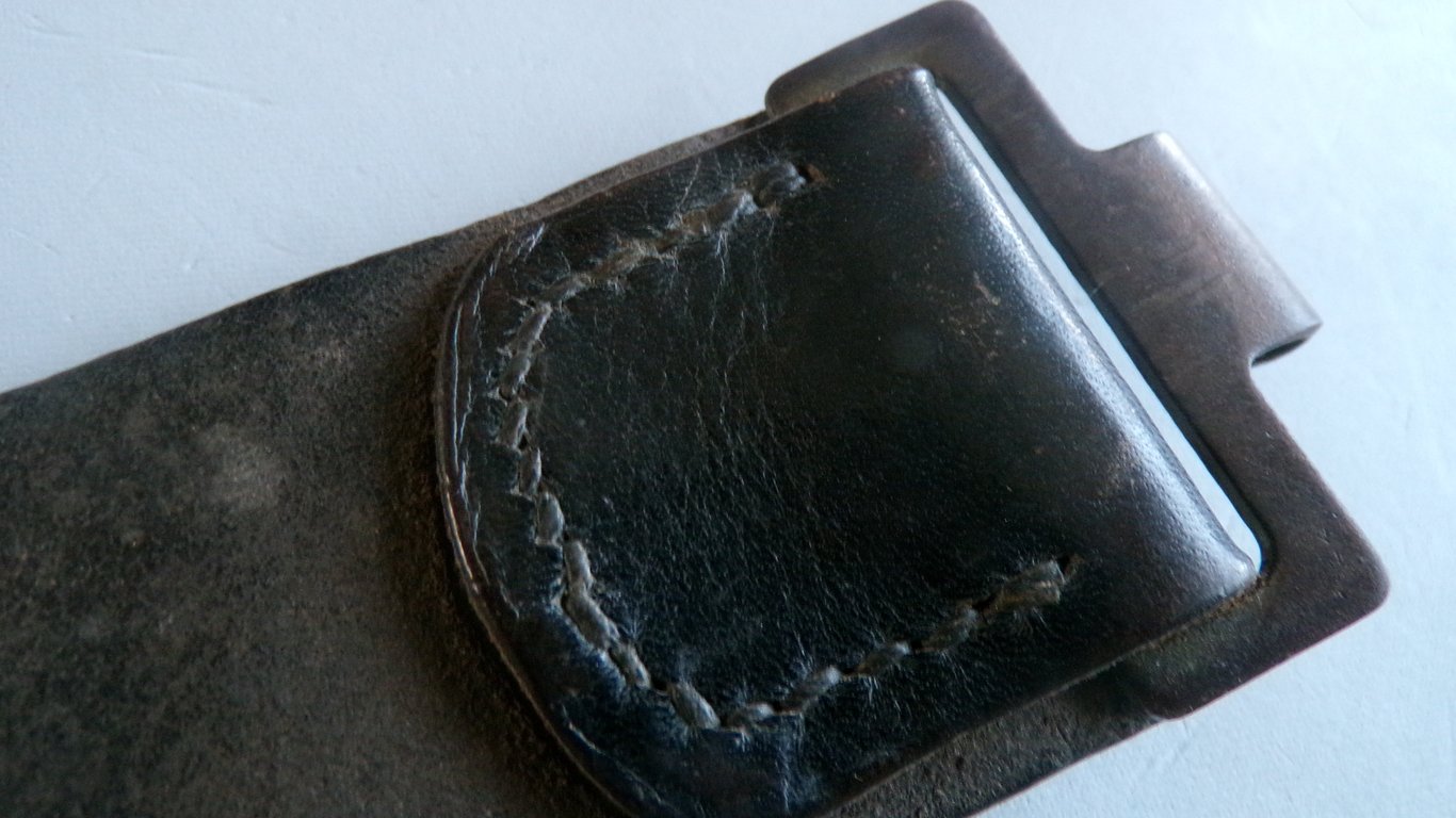 Late war Luftwaffe leather combat belt