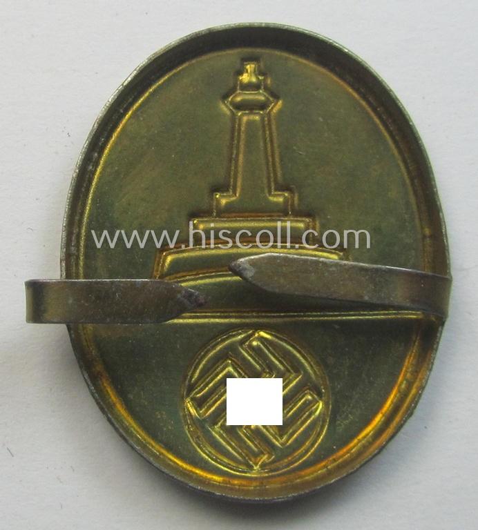 Tin-based- and/or: bright-golden-coloured ie. painted, visor-cap-badge depicting the 'Kyfhäuser'-monument and 'swastika'-device
