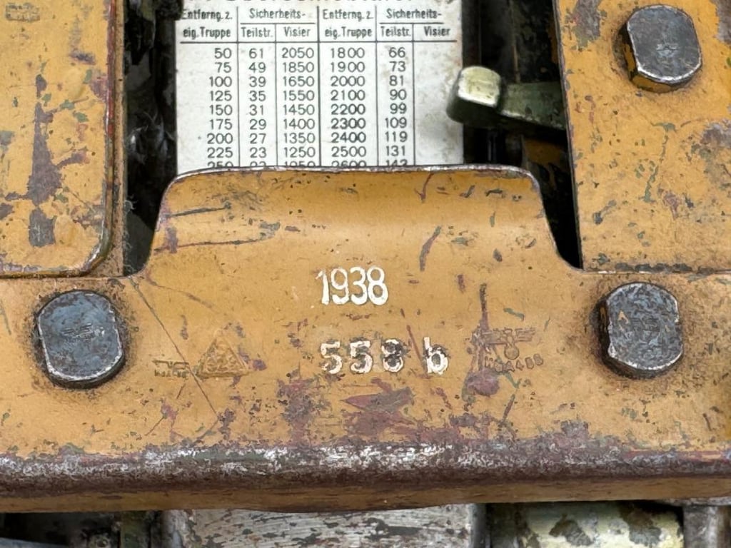 MG34 Three Tone Camouflage ( Modified ) Lafette 1938