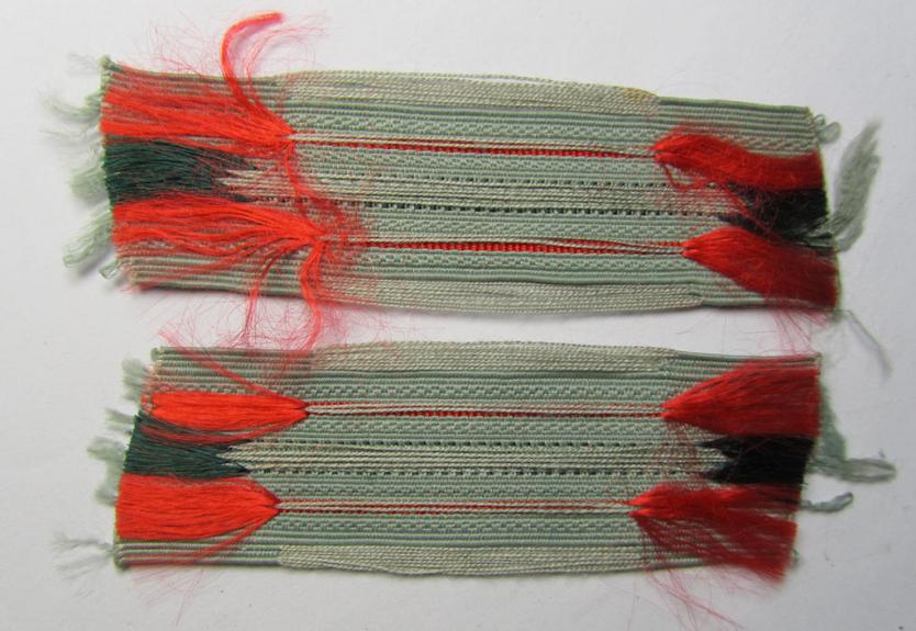 Fully matching pair of WH (Heeres) early- (ie. mid-war-) period EM-type collar-tabs (ie.: 'Einheitskragenspiegel') showing the bright-red-coloured branchcolour as was intended for usage by a soldier (ie. NCO) who served within the: 'Artillerie-Tru...