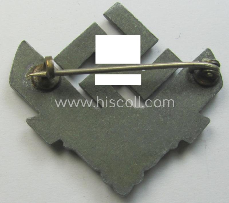 'Reichsarbeitsdienst der weiblichen Jugend' (or: RADwJ) lapel-pin (ie. 'brooch' or: 'Brosche'): 'Brosche für Kriegshilfsdienst'