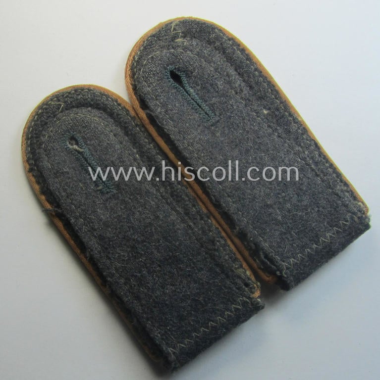 Pair of WH (Luftwaffe) NCO-type shoulderstraps: 'Feldwebel der LW-Nachrichten-Trpn.'
