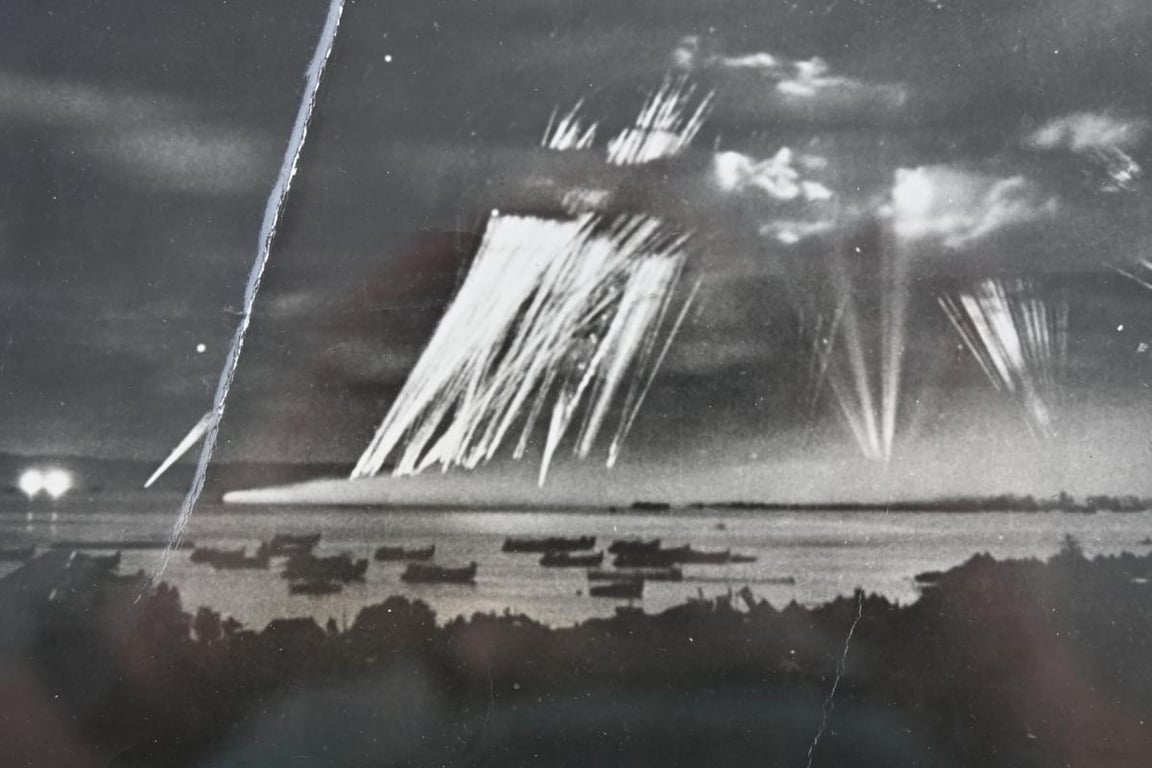 US WW2 Press Photo 'Anti-Aircraft Leyte Philippines'