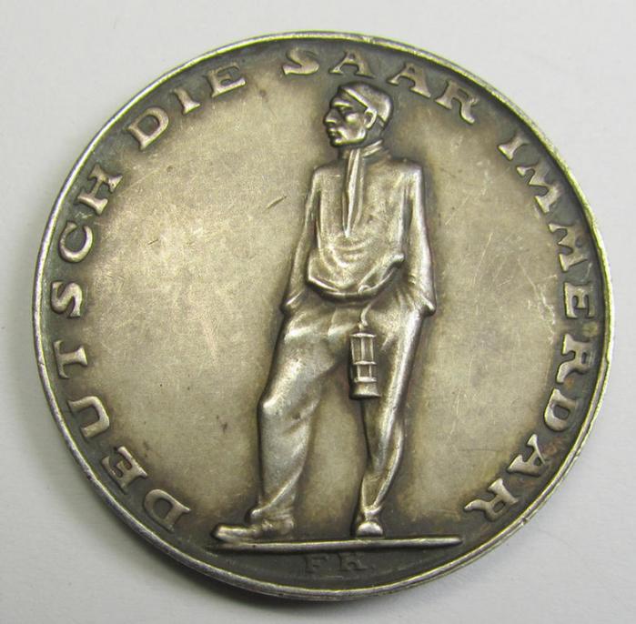 Attractive - and unusually encountered! - commemorative plaque (ie. 'Erinnerungs- o. nichttragbare Medaille') showing a map of the Saarland and bearing the text: 'Volksabstimmung im Saargebiet - 13.1.1935'