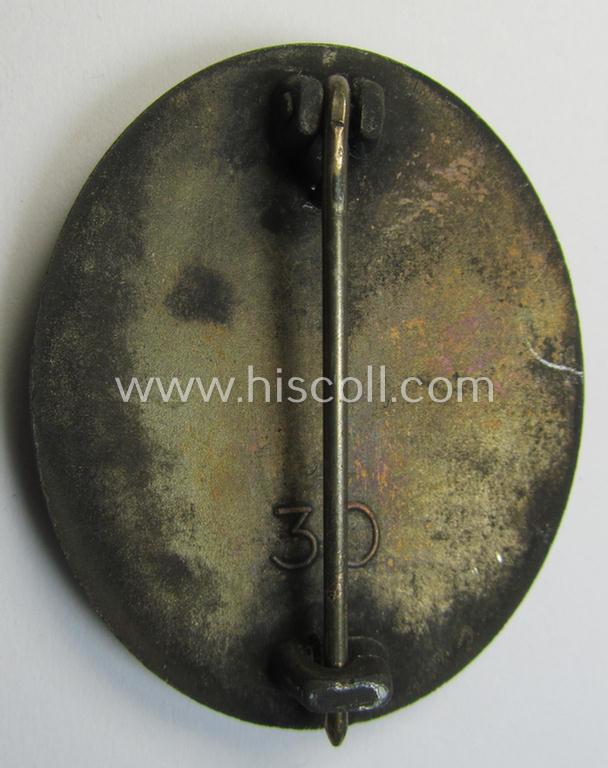 'Verwundeten-Abzeichen in Silber' being a clearly maker- (ie. '30'-) marked- and typical zinc (ie. 'Feinzink'-) based example as was produced by the desirable maker: 'Hauptmünzamt Wien'