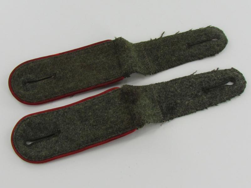 WH (Heer) Artillery EM's Shoulder Boards