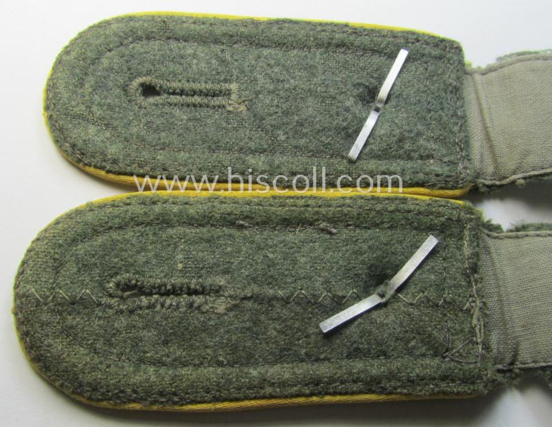 Pair of WH (Heeres) NCO-type (ie. 'M40- o. M43'-pattern) shoulderstraps: 'Feldwebel eines Heeres Nachrichten-Abtgs.'