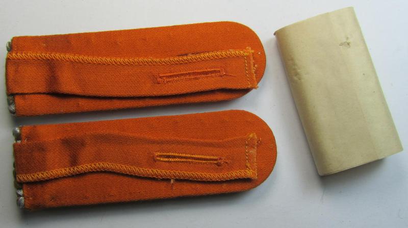 Superb - and fully matching! - WWII-period, 'Gendarmerie'-related NCO-type shoulderboard-pair for a: 'Wachtmeister der Gendarmerie' (that comes still 'packed' in its period albeit unmarked wrapping-'Banderolle')